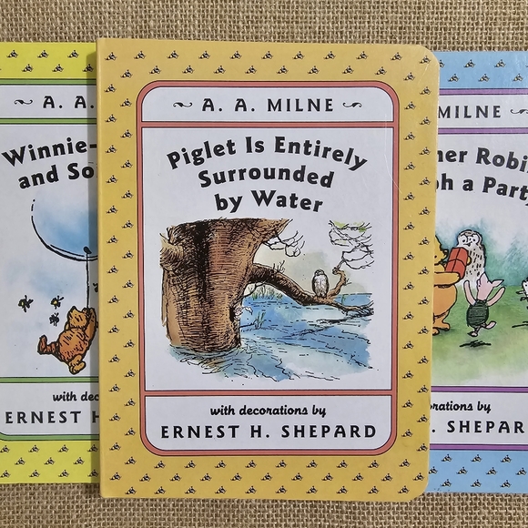 EUC Winnie the Pooh Board Book Bundle - Picture 5 of 5